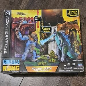 Monsterverse Godzilla vs Kong Diorama Set New In Box